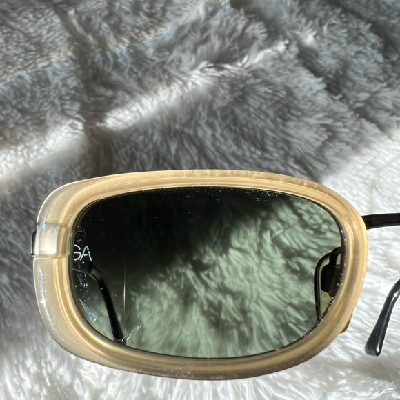 Vintage Giorgio Armani sunglasses with branded lenses. Excellent condition. - Picture 11 of 12